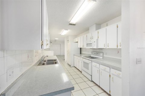House in Ocala, Florida 2 bedrooms, 128.95 sq.m. № 2224565 - photo 11