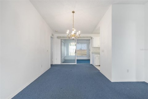 House in Ocala, Florida 2 bedrooms, 128.95 sq.m. № 2224565 - photo 9