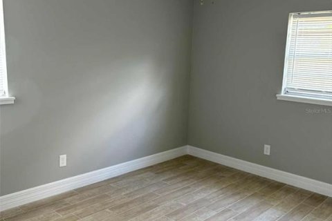 Villa ou maison à vendre à Tampa, Floride: 4 chambres, 142.88 m2 № 1904297 - photo 5