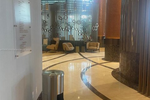 Condo in Sunny Isles Beach, Florida  № 1956905 - photo 2