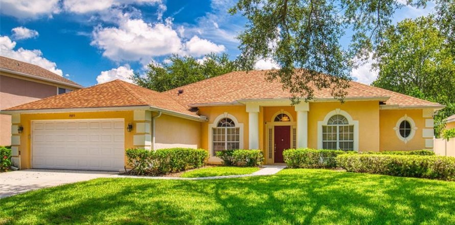 House in Orlando, Florida 4 bedrooms, 232.26 sq.m. № 1830049
