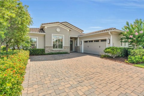 House in Orlando, Florida 4 bedrooms, 287.44 sq.m. № 1784563 - photo 1