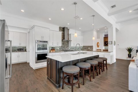House in Orlando, Florida 4 bedrooms, 287.44 sq.m. № 1784563 - photo 5