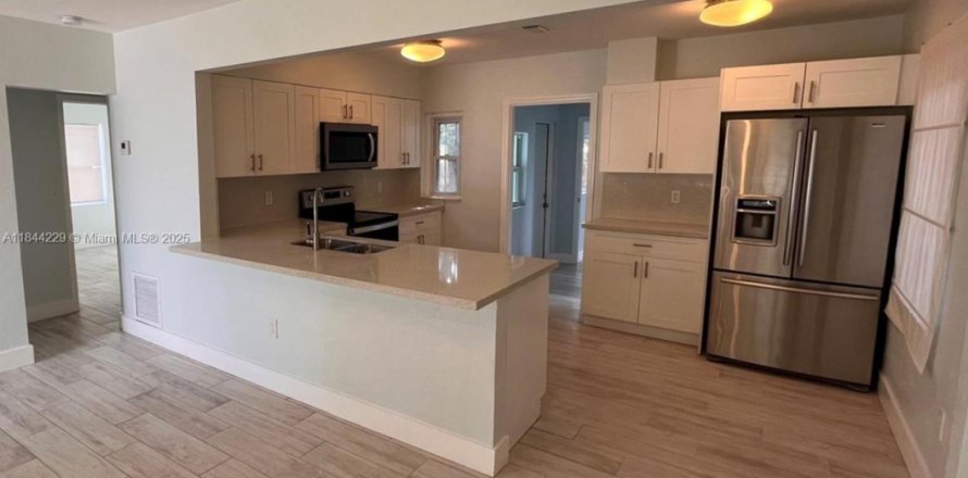 Villa ou maison à Miami, Floride 3 chambres, 107.86 m2 № 1839378