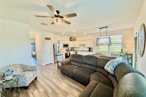 Townhouse in Gibsonton, Florida 3 bedrooms, 136.66 sq.m. № 1901198 - photo 16