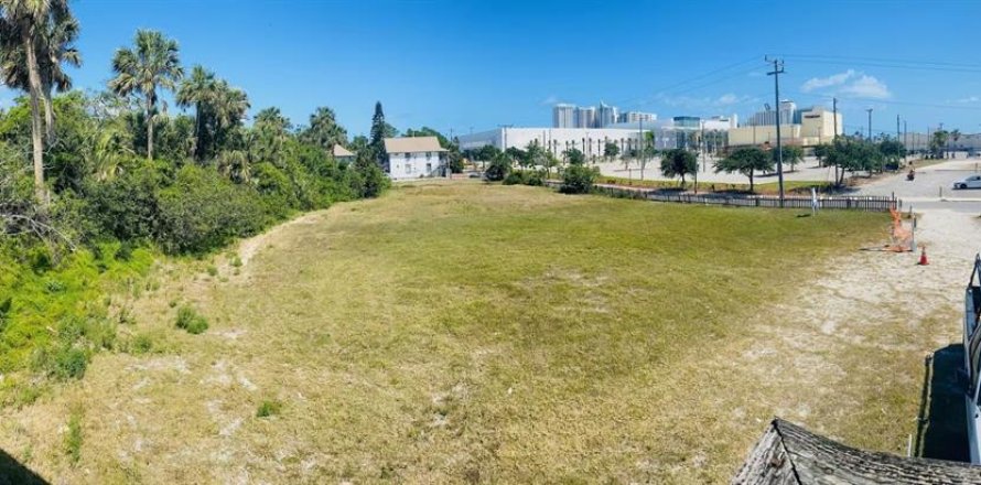 Land in Daytona Beach, Florida № 2151077