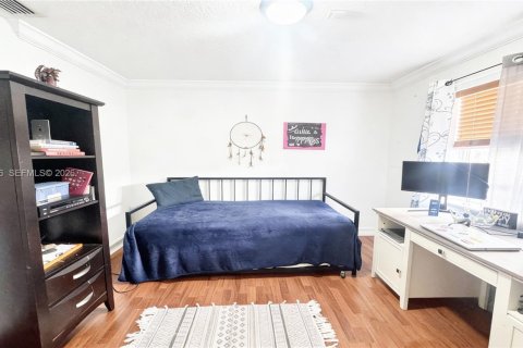 House in Miami, Florida 3 bedrooms, 191.1 sq.m. № 1996178 - photo 19