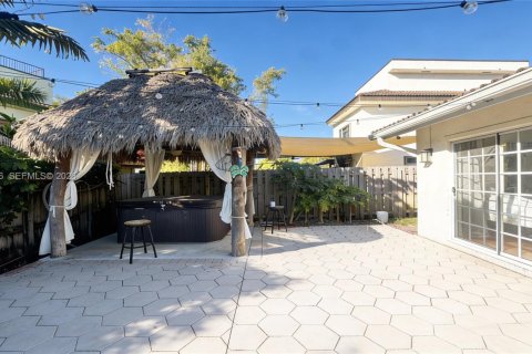 House in Miami, Florida 3 bedrooms, 191.1 sq.m. № 1996178 - photo 25
