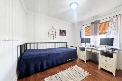 House in Miami, Florida 3 bedrooms, 191.1 sq.m. № 1996178 - photo 18