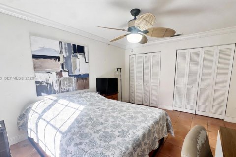 House in Miami, Florida 3 bedrooms, 191.1 sq.m. № 1996178 - photo 16