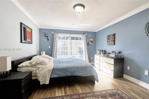 House in Miami, Florida 3 bedrooms, 191.1 sq.m. № 1996178 - photo 11