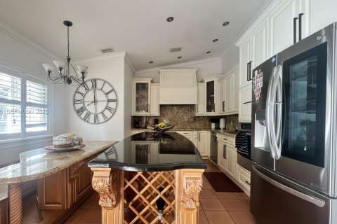 House in Miami, Florida 3 bedrooms, 191.1 sq.m. № 1996178 - photo 7
