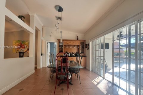 House in Miami, Florida 3 bedrooms, 191.1 sq.m. № 1996178 - photo 6