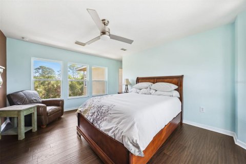 House in New Port Richey, Florida 3 bedrooms, 188.03 sq.m. № 1765300 - photo 23
