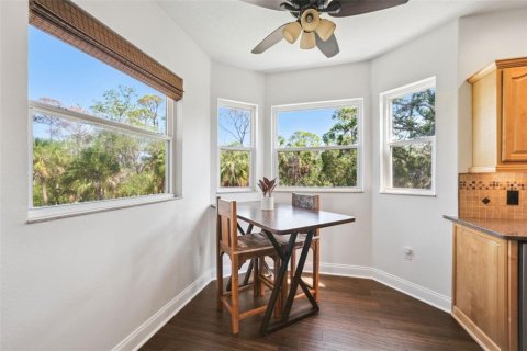 House in New Port Richey, Florida 3 bedrooms, 188.03 sq.m. № 1765300 - photo 13