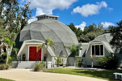 Casa en New Port Richey, Florida 5 dormitorios, 389.45 m2 № 2378377