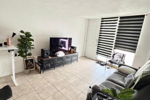 Condominio en venta en Miami Beach, Florida, 1 dormitorio, 63.17 m2 № 2177953 - foto 12