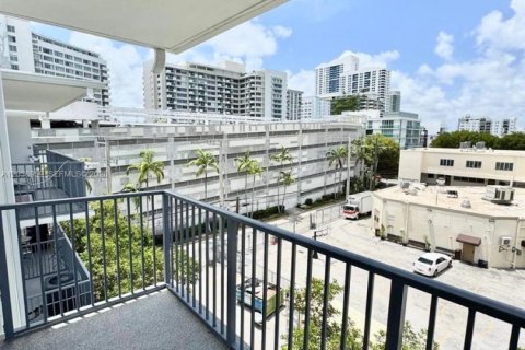 Condominio en venta en Miami Beach, Florida, 1 dormitorio, 63.17 m2 № 2177953 - foto 5