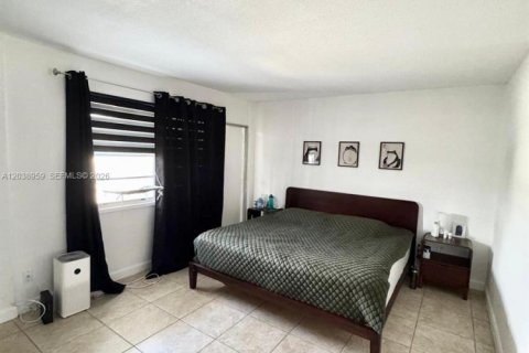Condominio en venta en Miami Beach, Florida, 1 dormitorio, 63.17 m2 № 2177953 - foto 24