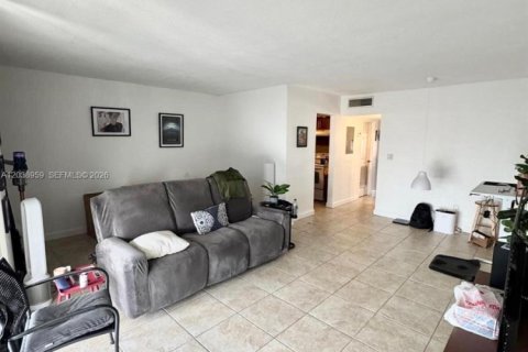 Condominio en venta en Miami Beach, Florida, 1 dormitorio, 63.17 m2 № 2177953 - foto 14