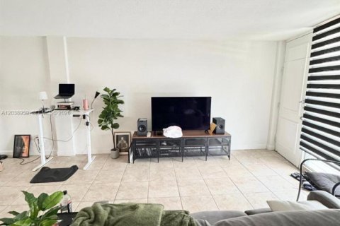 Condominio en venta en Miami Beach, Florida, 1 dormitorio, 63.17 m2 № 2177953 - foto 13