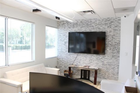 Propiedad comercial en venta en Orlando, Florida, 337.7 m2 № 1849556 - foto 5