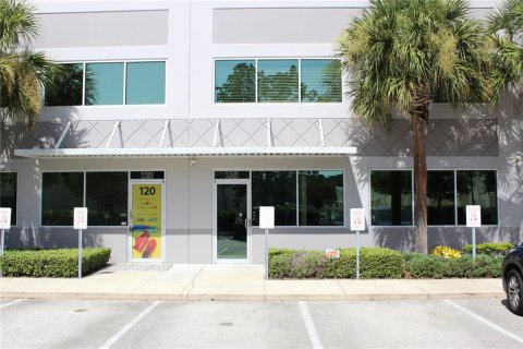 Propiedad comercial en venta en Orlando, Florida, 337.7 m2 № 1849556 - foto 1