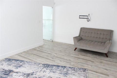 Propiedad comercial en venta en Orlando, Florida, 337.7 m2 № 1849556 - foto 22