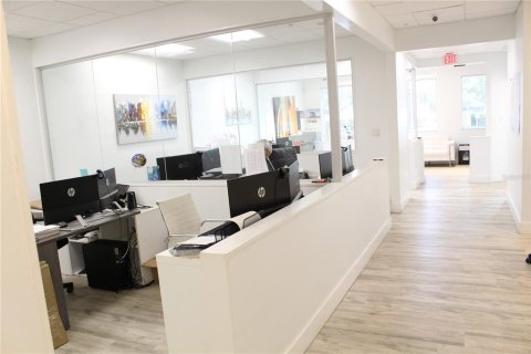 Propiedad comercial en venta en Orlando, Florida, 337.7 m2 № 1849556 - foto 14