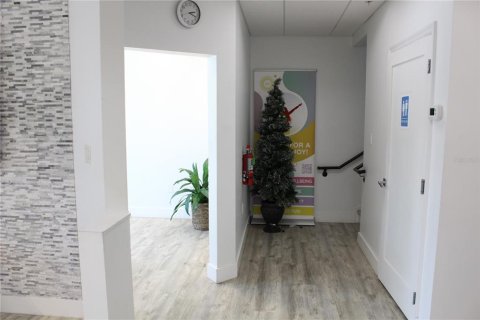 Propiedad comercial en venta en Orlando, Florida, 337.7 m2 № 1849556 - foto 19