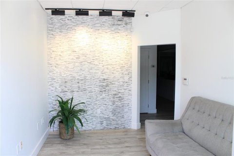 Propiedad comercial en venta en Orlando, Florida, 337.7 m2 № 1849556 - foto 18