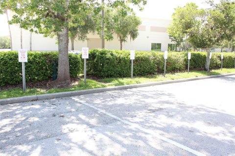 Propiedad comercial en venta en Orlando, Florida, 337.7 m2 № 1849556 - foto 26