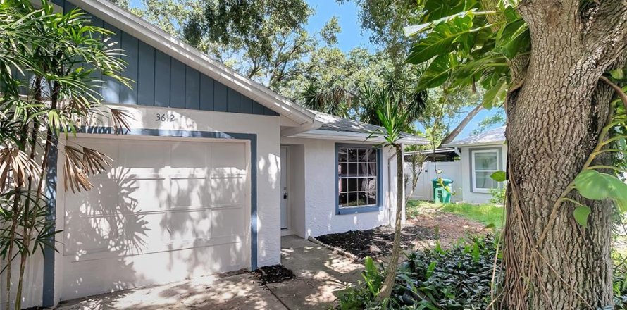 Villa ou maison à Palm Harbor, Floride 3 chambres, 92.44 m2 № 1849977