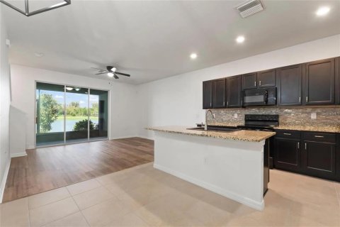 Touwnhouse à louer à Odessa, Floride: 3 chambres, 155.43 m2 № 2385898 - photo 6
