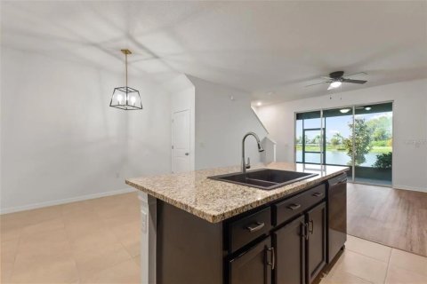 Touwnhouse à louer à Odessa, Floride: 3 chambres, 155.43 m2 № 2385898 - photo 7