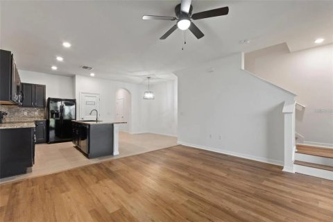 Touwnhouse à louer à Odessa, Floride: 3 chambres, 155.43 m2 № 2385898 - photo 10