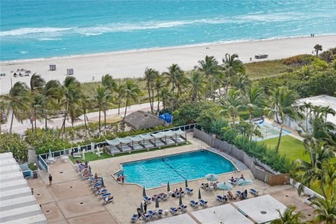 Apartamento en alquiler en Miami Beach, Florida, 2 dormitorios, 111.48 m2 № 2016882 - foto 8