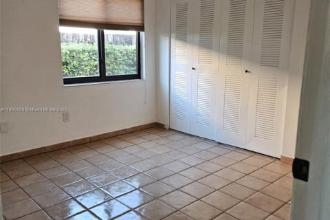 House in Sweetwater, Florida 3 bedrooms, 130.16 sq.m. № 1893283 - photo 8
