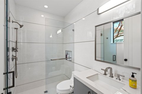 House in Lighthouse Point, Florida 3 bedrooms, 260.59 sq.m. № 2086934 - photo 26