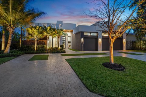 House in Lighthouse Point, Florida 3 bedrooms, 260.59 sq.m. № 2086934