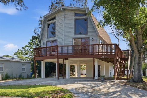 Villa ou maison à Saint Petersburg, Floride 3 chambres, 164.99 m2 № 2223574