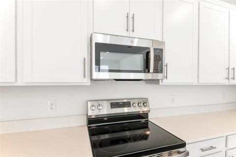 Villa ou maison à vendre à Tavares, Floride: 4 chambres, 192.31 m2 № 1352614 - photo 5