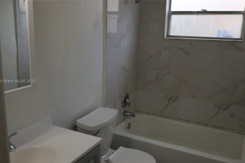 Villa ou maison à vendre à Deerfield Beach, Floride: 3 chambres, 103.4 m2 № 1890664 - photo 10