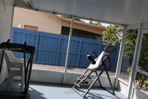 Villa ou maison à vendre à Deerfield Beach, Floride: 3 chambres, 103.4 m2 № 1890664 - photo 28