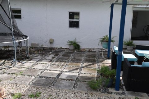 Villa ou maison à vendre à Deerfield Beach, Floride: 3 chambres, 103.4 m2 № 1890664 - photo 30