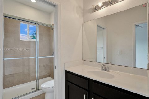 Townhouse in Deerfield Beach, Florida 3 bedrooms, 146.04 sq.m. № 2010287 - photo 23