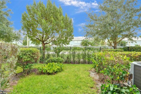 Townhouse in Deerfield Beach, Florida 3 bedrooms, 146.04 sq.m. № 2010287 - photo 7