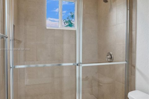 Townhouse in Deerfield Beach, Florida 3 bedrooms, 146.04 sq.m. № 2010287 - photo 25