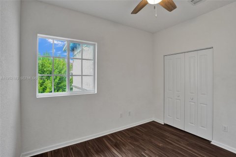 Townhouse in Deerfield Beach, Florida 3 bedrooms, 146.04 sq.m. № 2010287 - photo 20