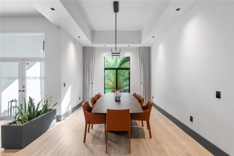 Villa ou maison à vendre à Pinecrest, Floride: 4 chambres, 315.22 m2 № 2079984 - photo 25